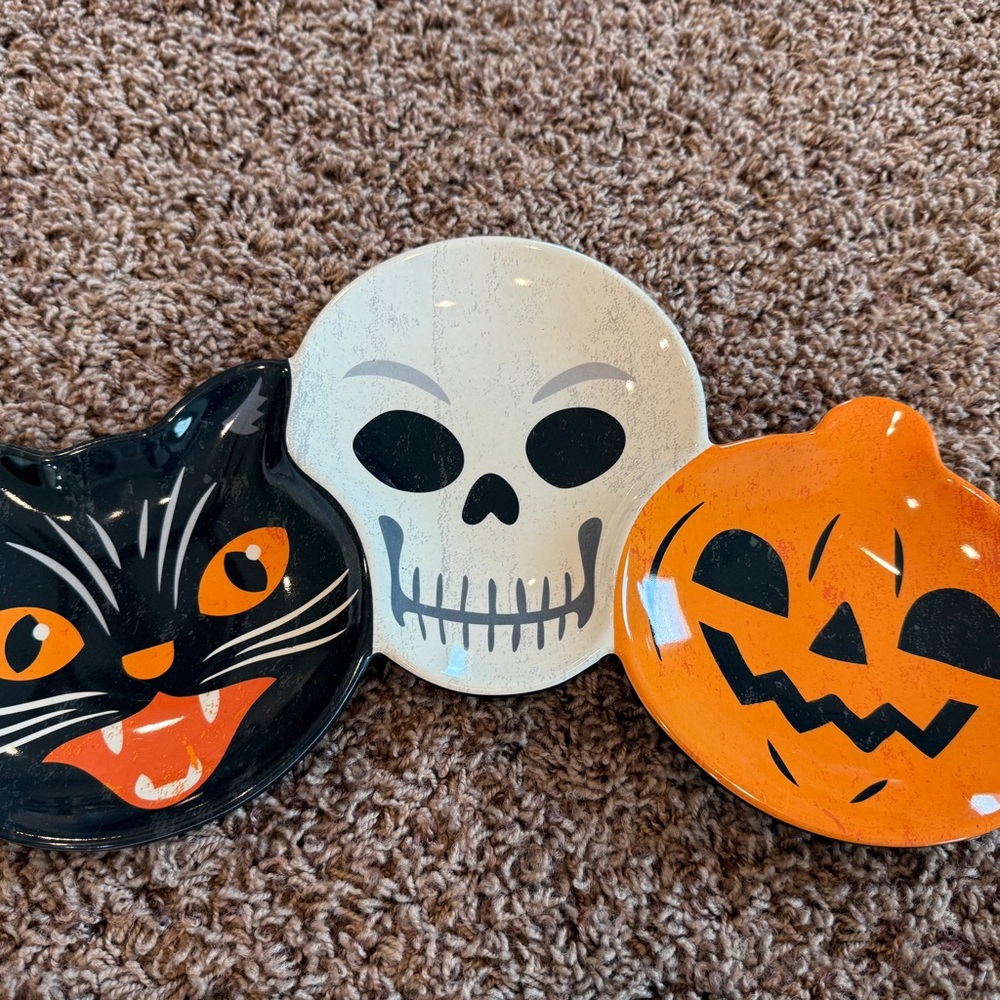 Halloween Cat, Skull, and Pumpkin Tray